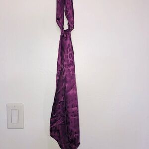 Scarf, purple, 190cm long, nice to wear with shirt, blouse and coat.